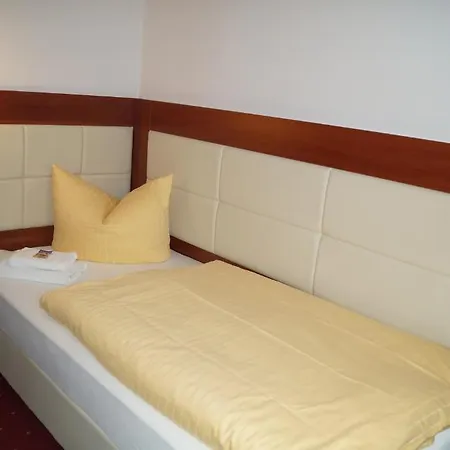 Via Mitte Hotell 3*