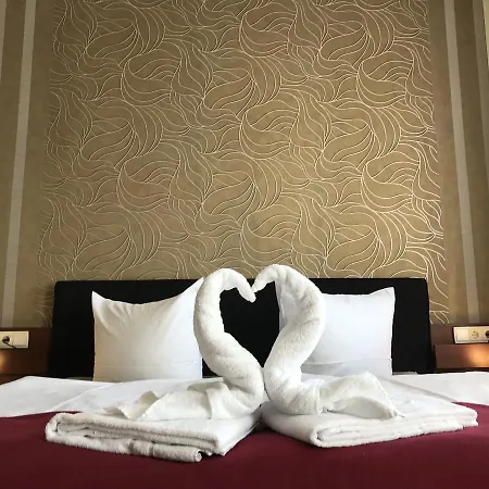 Hotel Via Mitte 3*