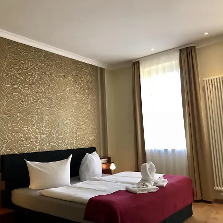מלון & Restaurant Via Mitte