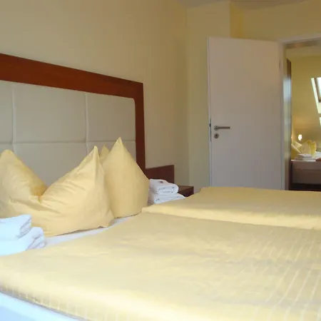 Hotel Via Mitte 3*