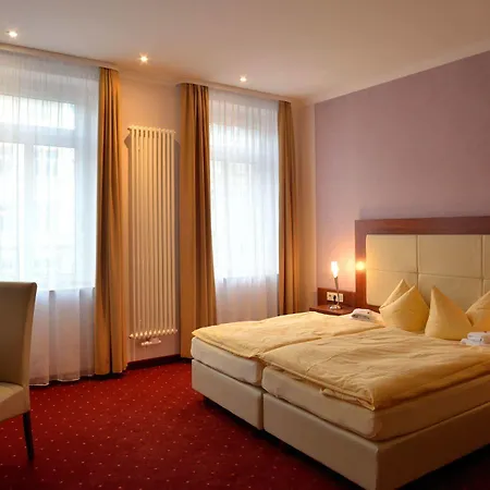 & Restaurant Via Mitte מלון 3*