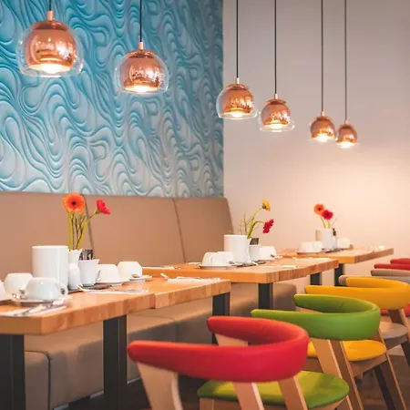 & Restaurant Via Mitte מלון 3*