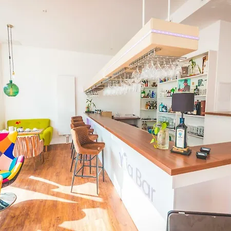 מלון & Restaurant Via Mitte