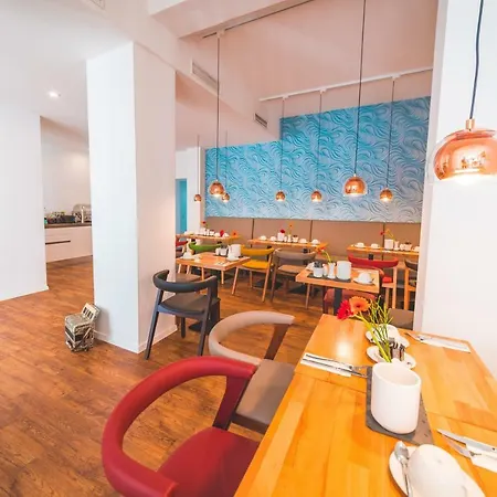 & Restaurant Via Mitte 3*
